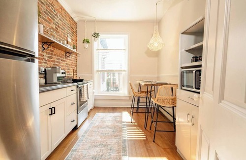 Chambersburg Apartamento | The Boho Penthouse on Main