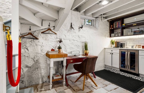 St. Marks Condominio | The Boiler Room - Cerca del metro y del centro.