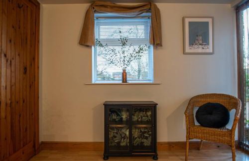 Glentham Casa | The Bolthole barn with wood-fired hot tub