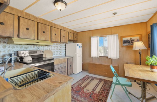 Bombay Beach Casa | The Bombay Beach Institute: Surreal 3BR Art House by the Salton Sea, WiFi & A/C
