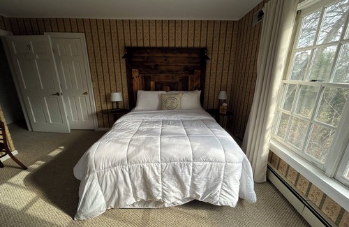 Warrensburg Hotel | The Bond Inn Room #9