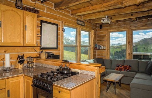 Silverton Cabina | La cabaña Bonnie Belle, una cabaña rústica moderna y alta