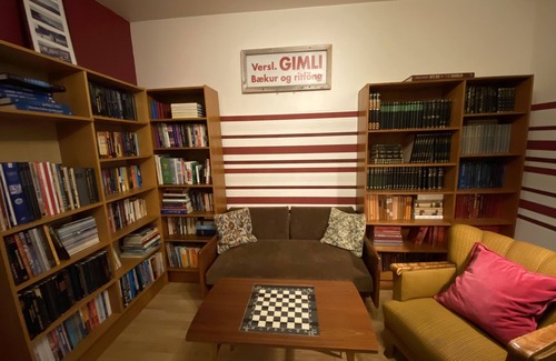 Hellissandur Apartamento | The Bookstore Apartment
