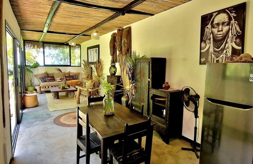 Nosy Boraha Cabina | The Boraha Beach Lodge with kitchen, staff, WIFI, on the beach, fully equipped