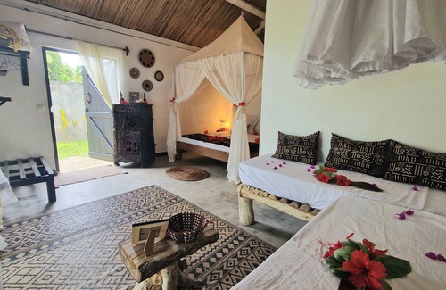 Nosy Boraha Cabina | The Boraha Beach Lodge with kitchen, staff, WIFI, on the beach, fully equipped