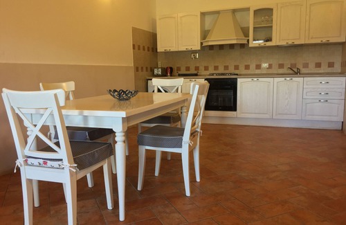 Tresana Casa | The Borgo di Tresana Ambra, free Wi-Fi, private garden