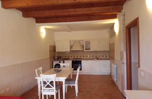 Tresana Casa | The Borgo di Tresana Ambra, free Wi-Fi, private garden