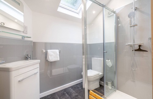 Sheffield Cabaña | The Botanical Flat 1