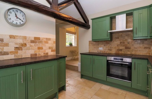 Knaresborough Cabaña | THE BOTHY, character holiday cottage, with open fire in Knaresborough