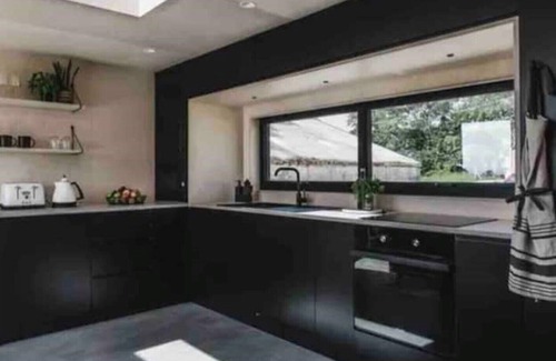 Ickford Cabina | The Bothy - Scandi Apartment, Rural Location, 3 Bedrooms