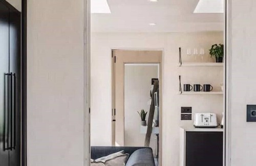 Ickford Cabina | The Bothy - Scandi Apartment, Rural Location, 3 Bedrooms