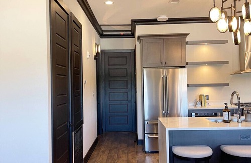 Algiers Apartamento | The Boulevard (Midtown Algiers)