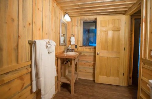 Zion National Park East Entrance Cabina | The Boundary Cabin 1