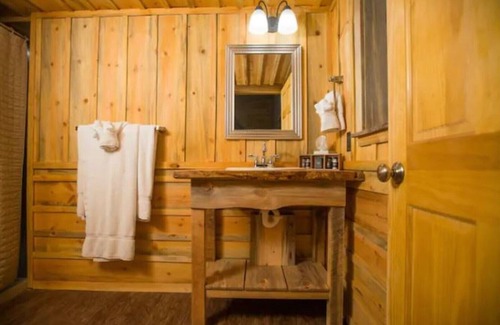 Zion National Park East Entrance Cabina | The Boundary Cabin 5