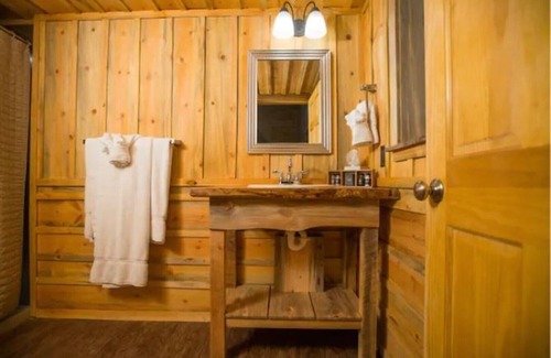 Zion National Park East Entrance Cabina | The Boundary Cabin 6