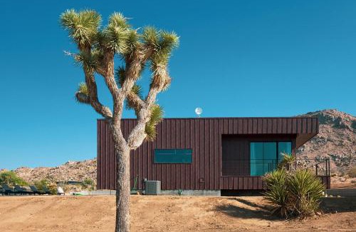 Joshua Tree Casa | The Box by Fieldtrip - Architectural Villa w Pool Spa
