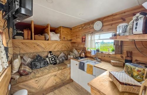 Oving Casa | The Box - Oasis Farm