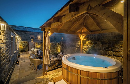 North Rigton Cabaña | THE BREW HOUSE, pet friendly, luxury holiday cottage in Harrogate