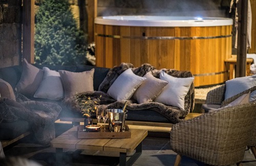North Rigton Cabaña | THE BREW HOUSE, pet friendly, luxury holiday cottage in Harrogate