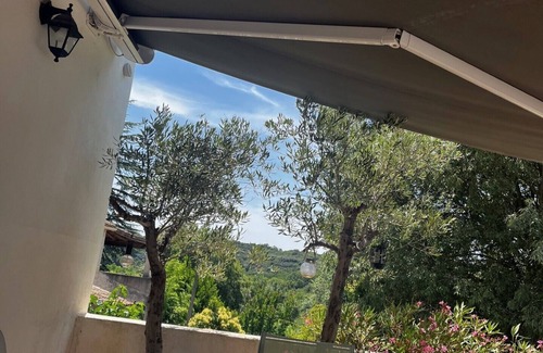 Russan Casa | THE BRIDGE HOUSE