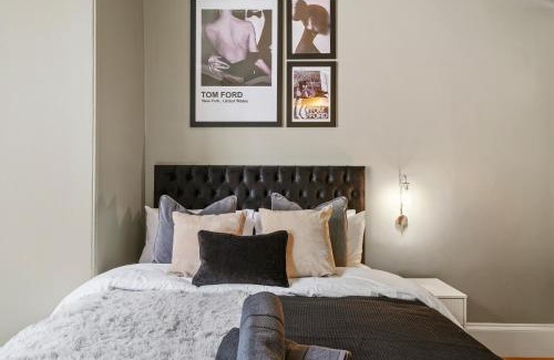 Wakefield Apartamento | The Bridgeton in Wakefield Apartment - Parking