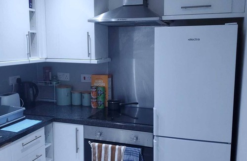 East End Apartamento | The Bright and Spacious Holiday Retreat !5 minutes to the city centre!