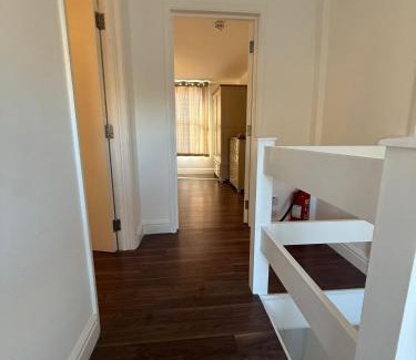 Coldharbour Apartamento | The Brixton Vining Street 4-Bed Urban Retreat BT7