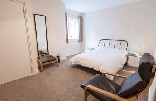 Bristol City Centre Apartamento | The Broadmead Forest - Spacious City Centre 3BDR Apartment