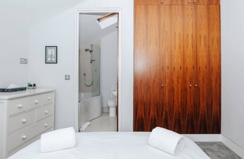 Crouch End Casa | The Broadway, Crouch End