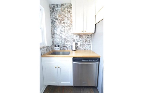 Grandview Heights Apartamento | The Broadway Hot Tub Patio King Bed Fast WiFi Near OSU, Victorian Village