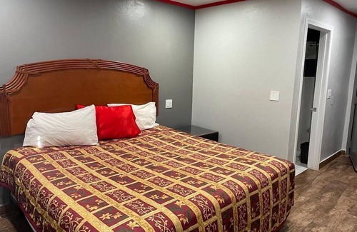 Los Angeles Hotel | The Broadway Inn