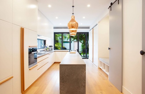 Bronte Casa | The Bronte Breeze - Hosted by L'Abode