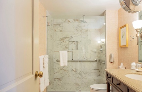 Downtown Louisville Hotel | The Brown Hotel
