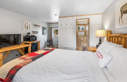 West Yellowstone Hotel | The Bucking Moose
