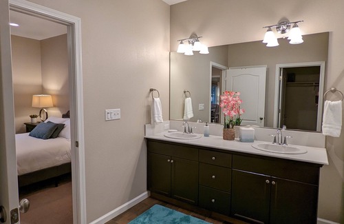 Raisin Casa | The Buckingham in Clovis, cozy home in beautiful newer neighborhood.