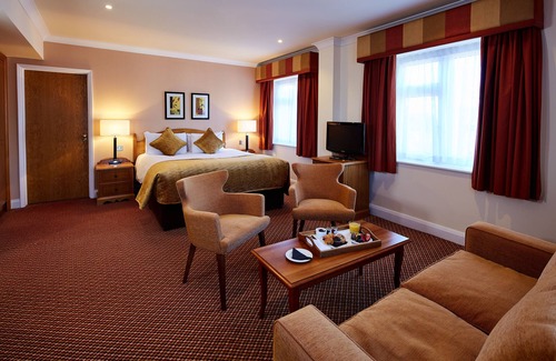 Gerrards Cross Hotel | The Bull Hotel