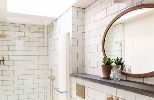Totnes Hotel | The Bull Inn