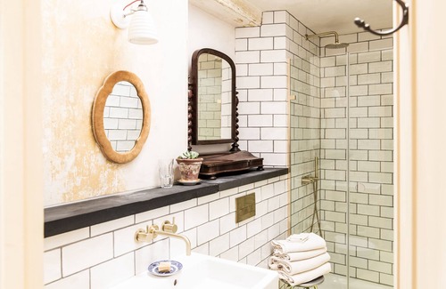 Totnes Hotel | The Bull Inn