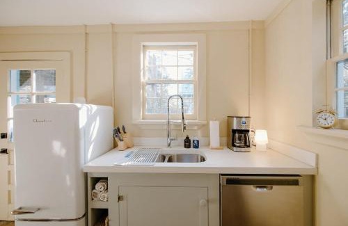 Wrightsville Beach Casa | The Bungalow Lounge by WB Abodes