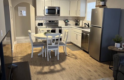 Eau Claire Casa | The Bungalow on State