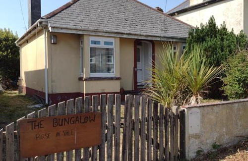 Carnbrea Casa | The Bungalow Rose in Vale