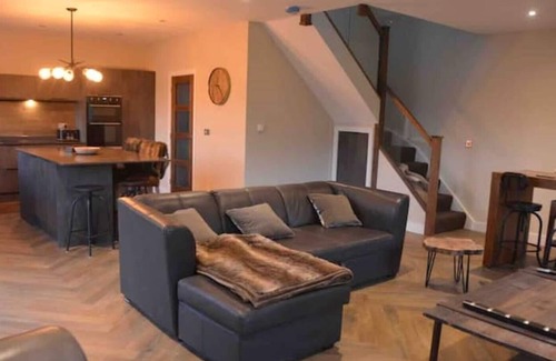Coleford Apartamento | The Bunkhouse - 2 bedroom home with plenty of outdoor space and parking