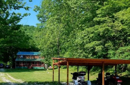 Genoa Casa | The Bunkhouse - 3 BR, 2 BA Deluxe Cabin