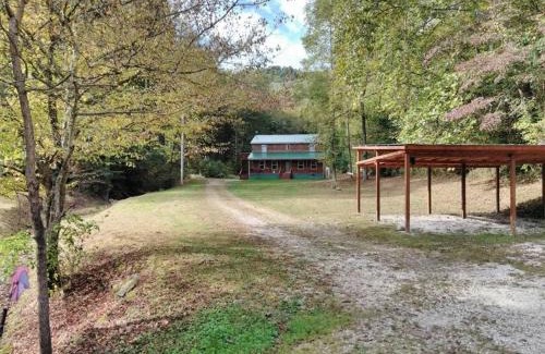 Genoa Casa | The Bunkhouse - 3 BR, 2 BA Deluxe Cabin