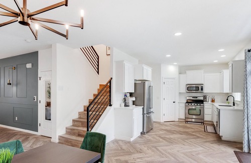 Mount Vista Casa | The Burb Gem in N Vancouver near Med facilities