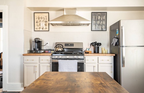 Burlington Casa | The Burlington Getaway, close to Lakes, Skiing, and wedding venues