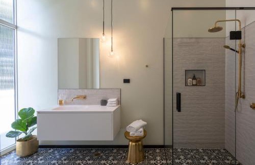 Dunedin City Centre Apartamento | The Burlington Luxury Octagon Apartment