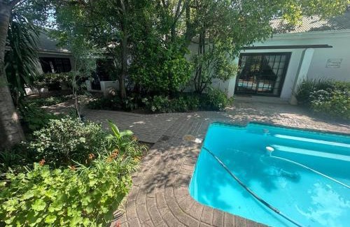 Komani Cabina | The Burrough Guest Lodge
