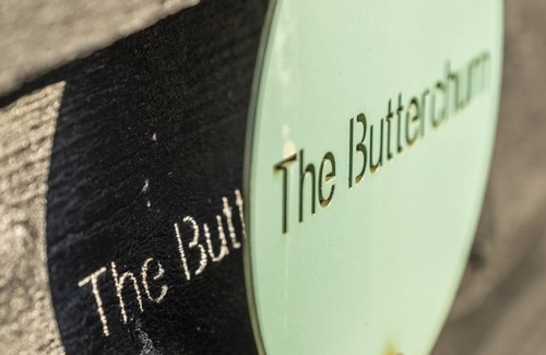 Halesworth Cabina | The Butterchurn, a luxurious designed and furnished lodge for couples