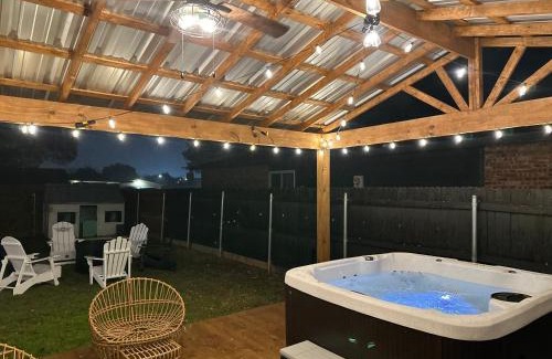 Grand Prairie Casa | The Butterfly Haven Retreat